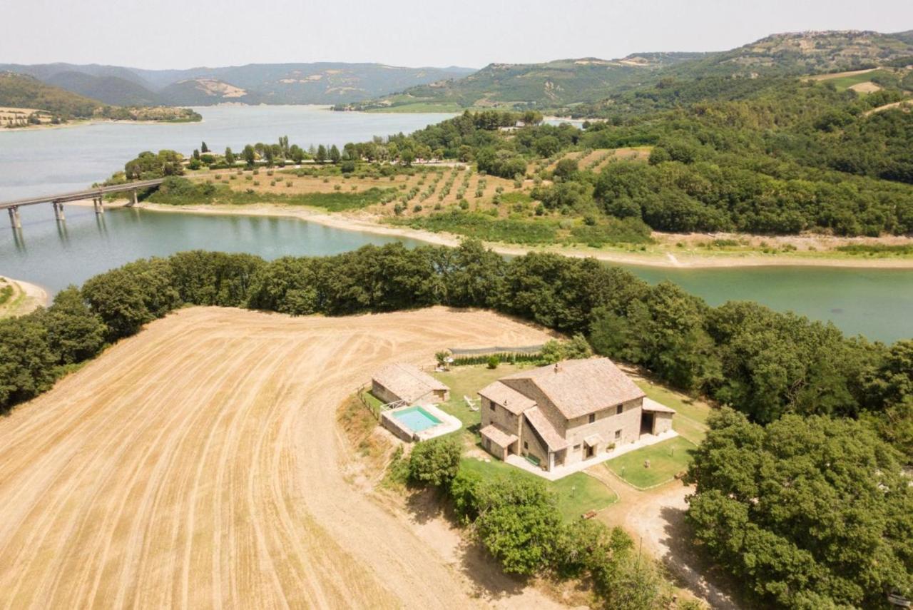 Casale Al Lago Con Piscina E Sauna Corbara  Exteriér fotografie